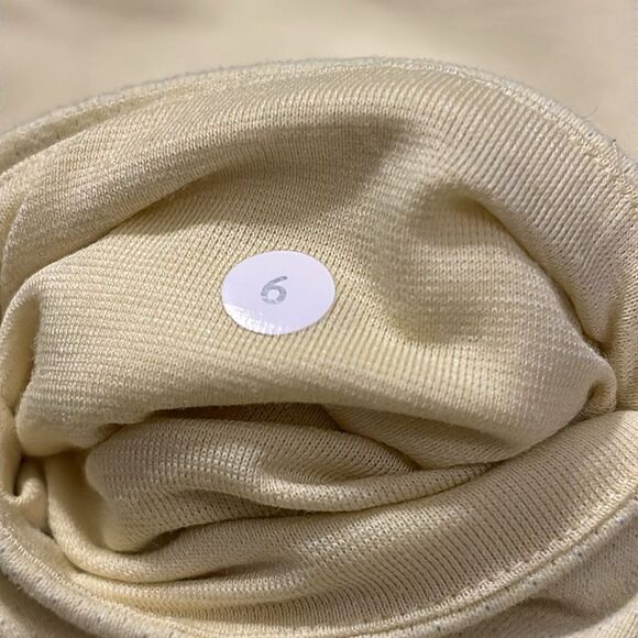 Lululemon Wunder Under Diamond Dot Tight (Burning Yellow or Mellow Lemon) - Picture 4 of 7